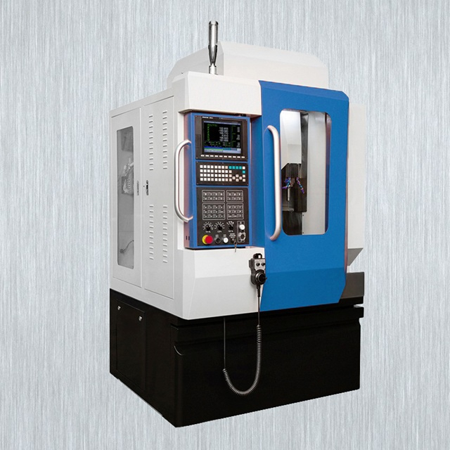 FU240-Centro-de-mecanizado-compacto-de-5-ejes-con-husillo-motorizado